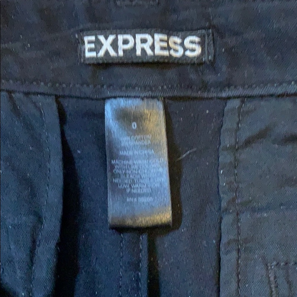 Express Shorts - Picture 5 of 5